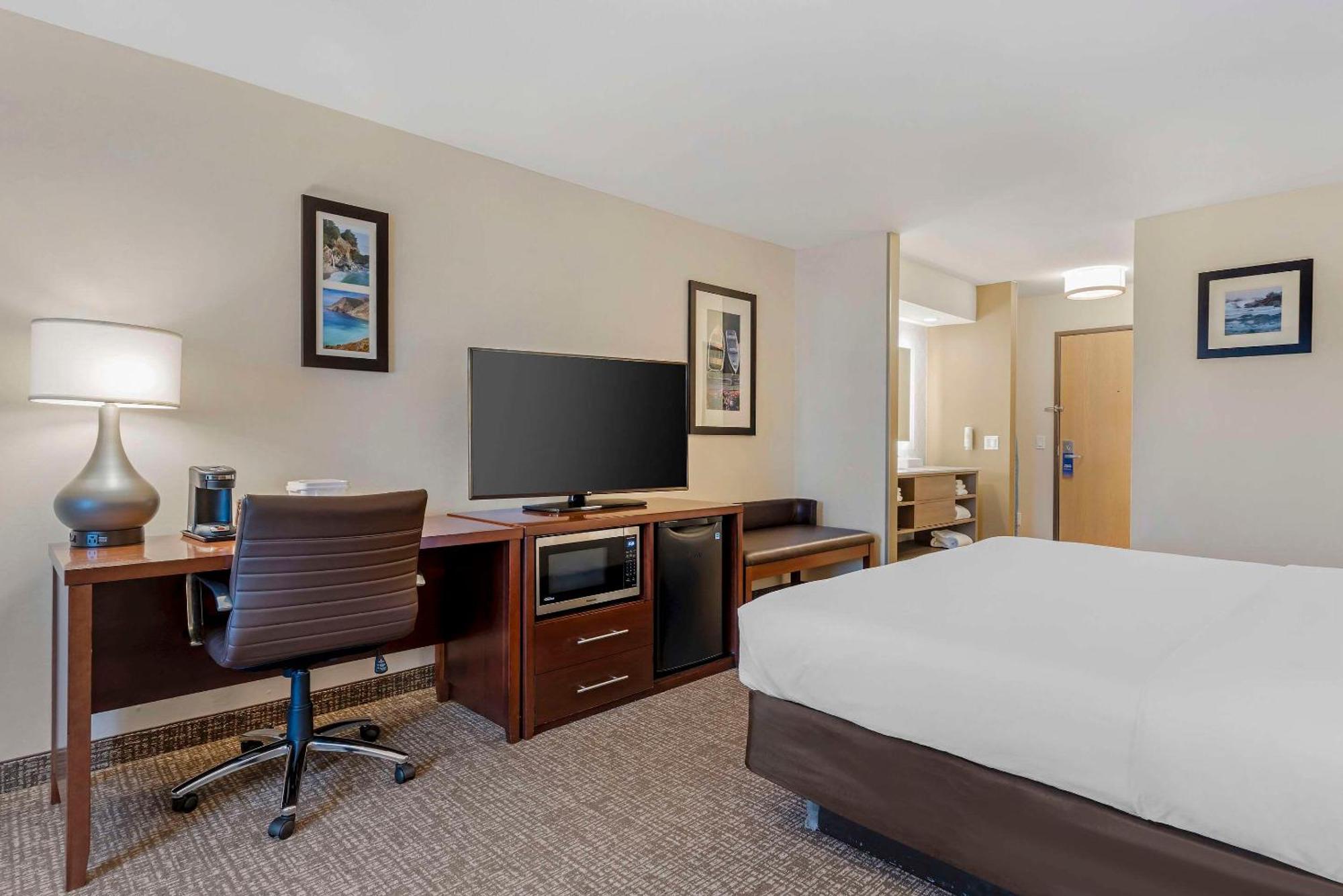 Comfort Inn Marina On The Monterey Bay Экстерьер фото